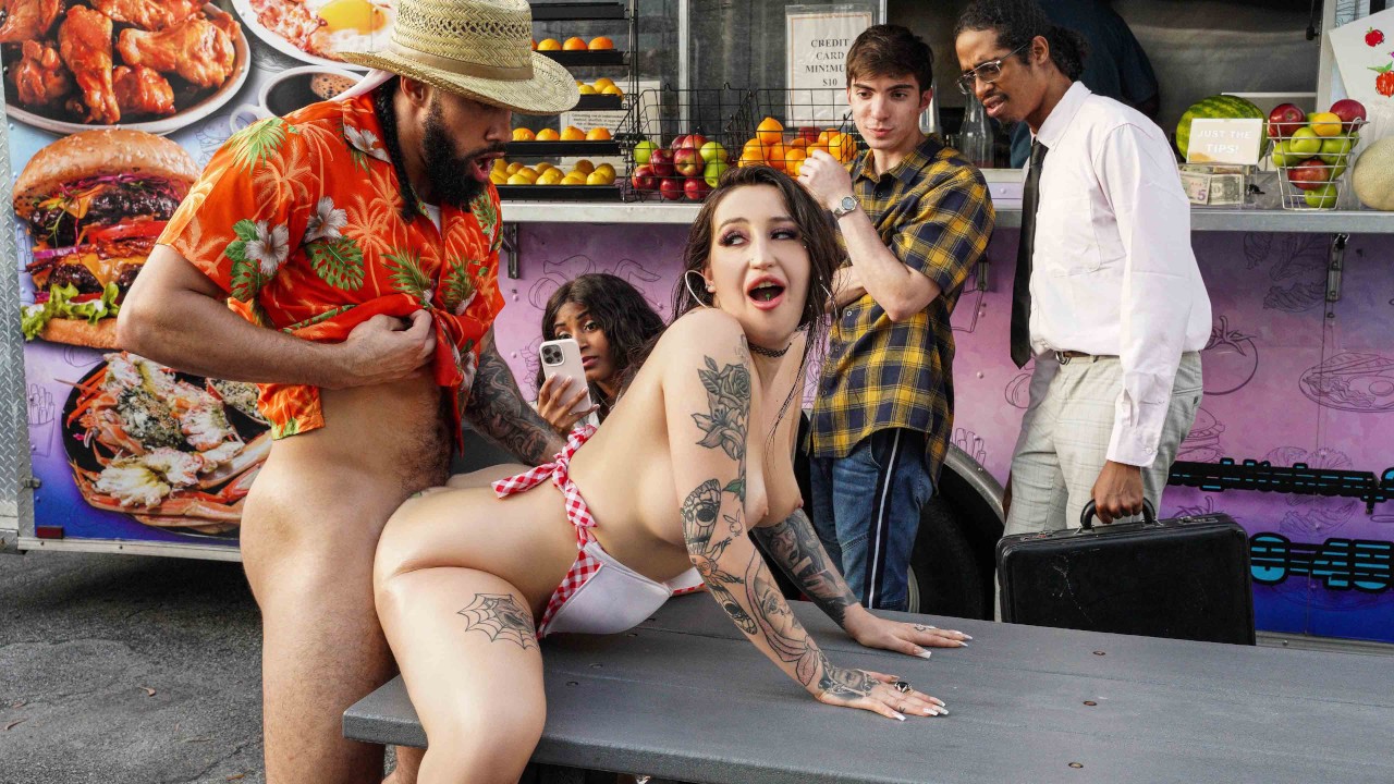 [BrazzersExxtra] Anna Chambers (Food Truck Serves Big Oily Ass / 07.04.2024)