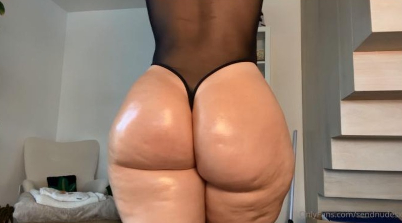 OnlyFans 2024 Sendnudesx Oiled Ass Treadmill