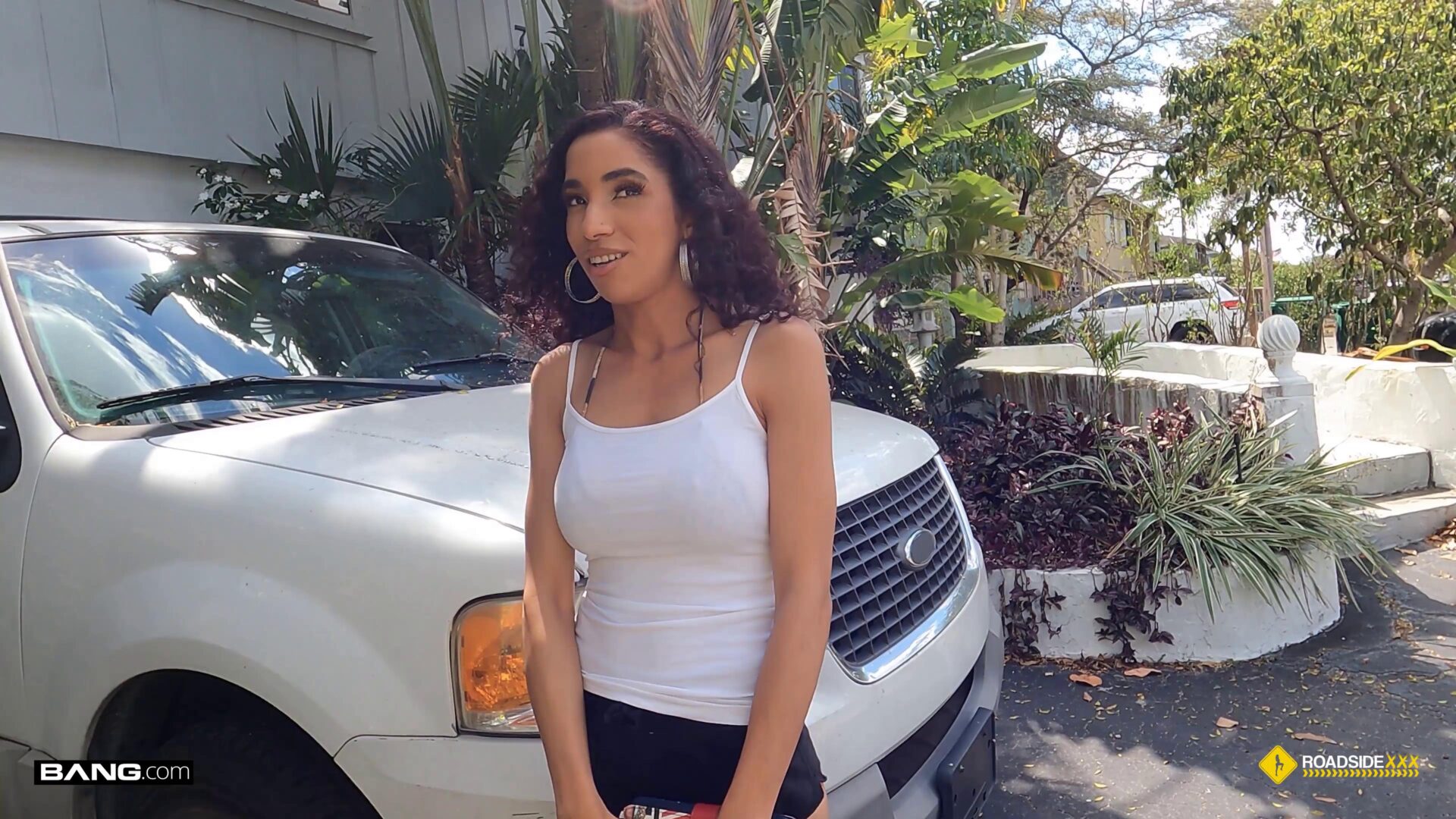 [BangRoadSideXXX] Ginger Bytes (Ex-Cheerleader Ginger Bytes Gets Tricked Into Fucking In Her Garage / 07.18.2025)