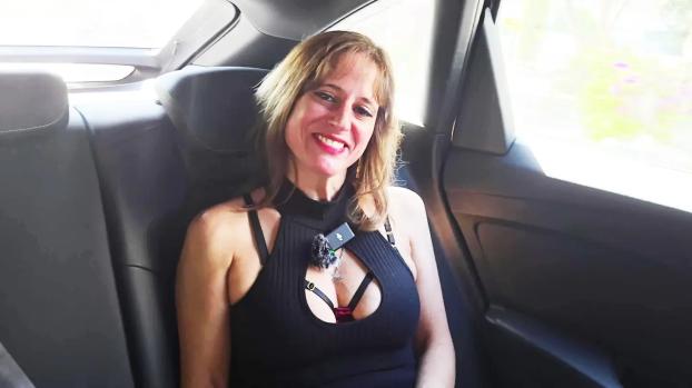 [JacquieEtMichelTV] Lolly (44 years old, an explosive trio for a naughty girl in search of thrills! / 10.08.2025)